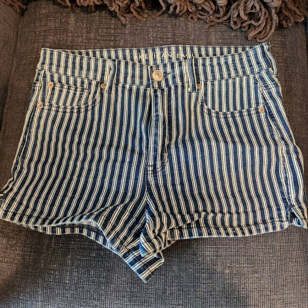 American Eagle Hi-Rise Shortie